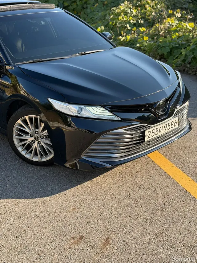 Toyota Camry 2019 · 2.5 AT