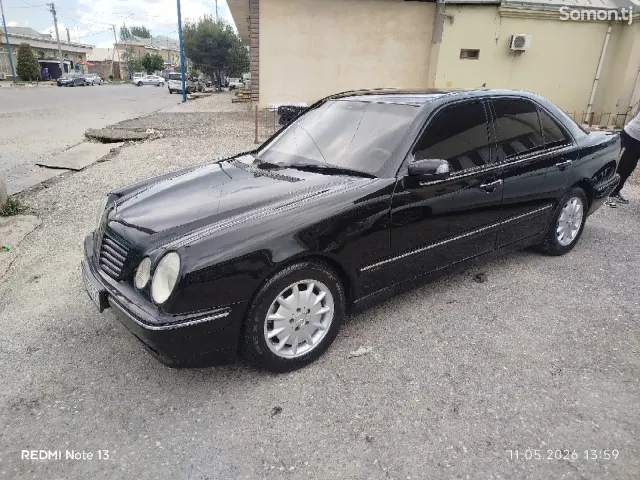 Mercedes-Benz E class 2001 · 3.2 AT