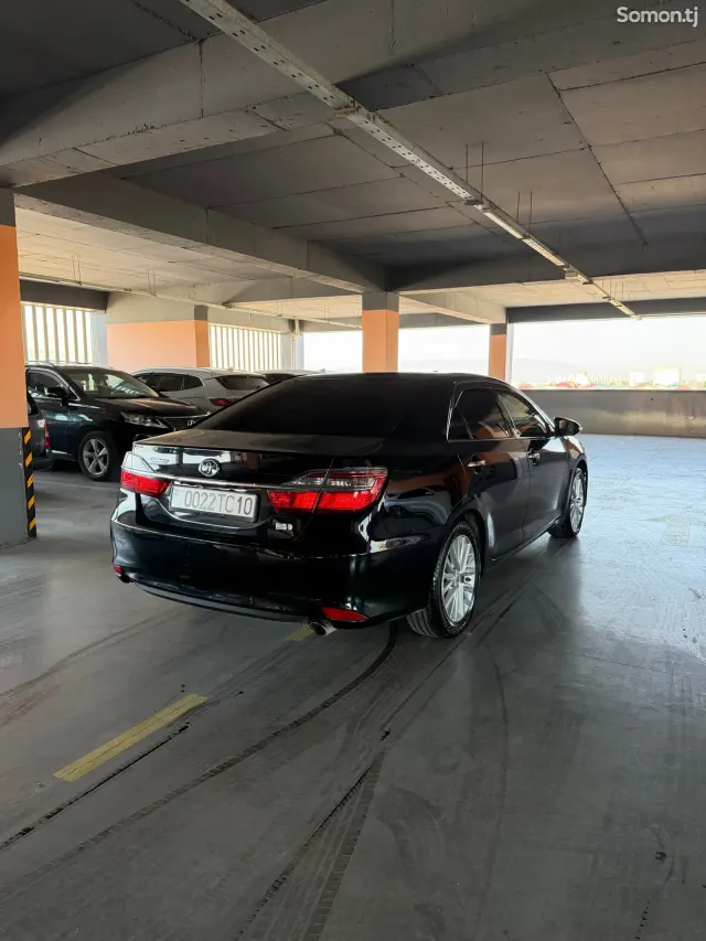 Toyota Camry 2016 · 2.5 AT