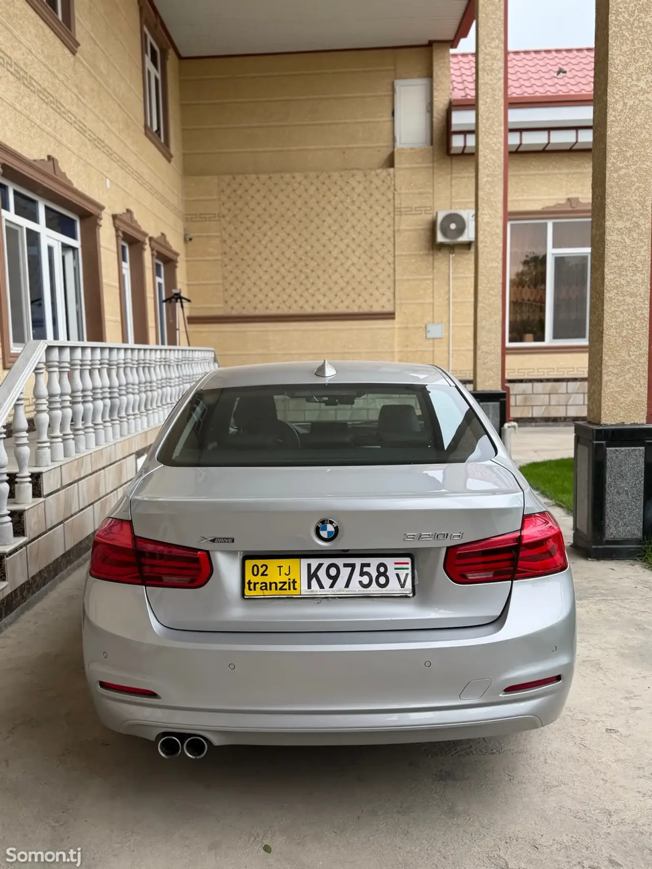BMW 3 series 2015 · 2.0 AT