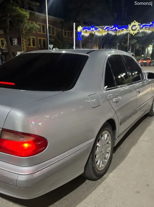 Mercedes-Benz E class 2000 · 2.8 AT