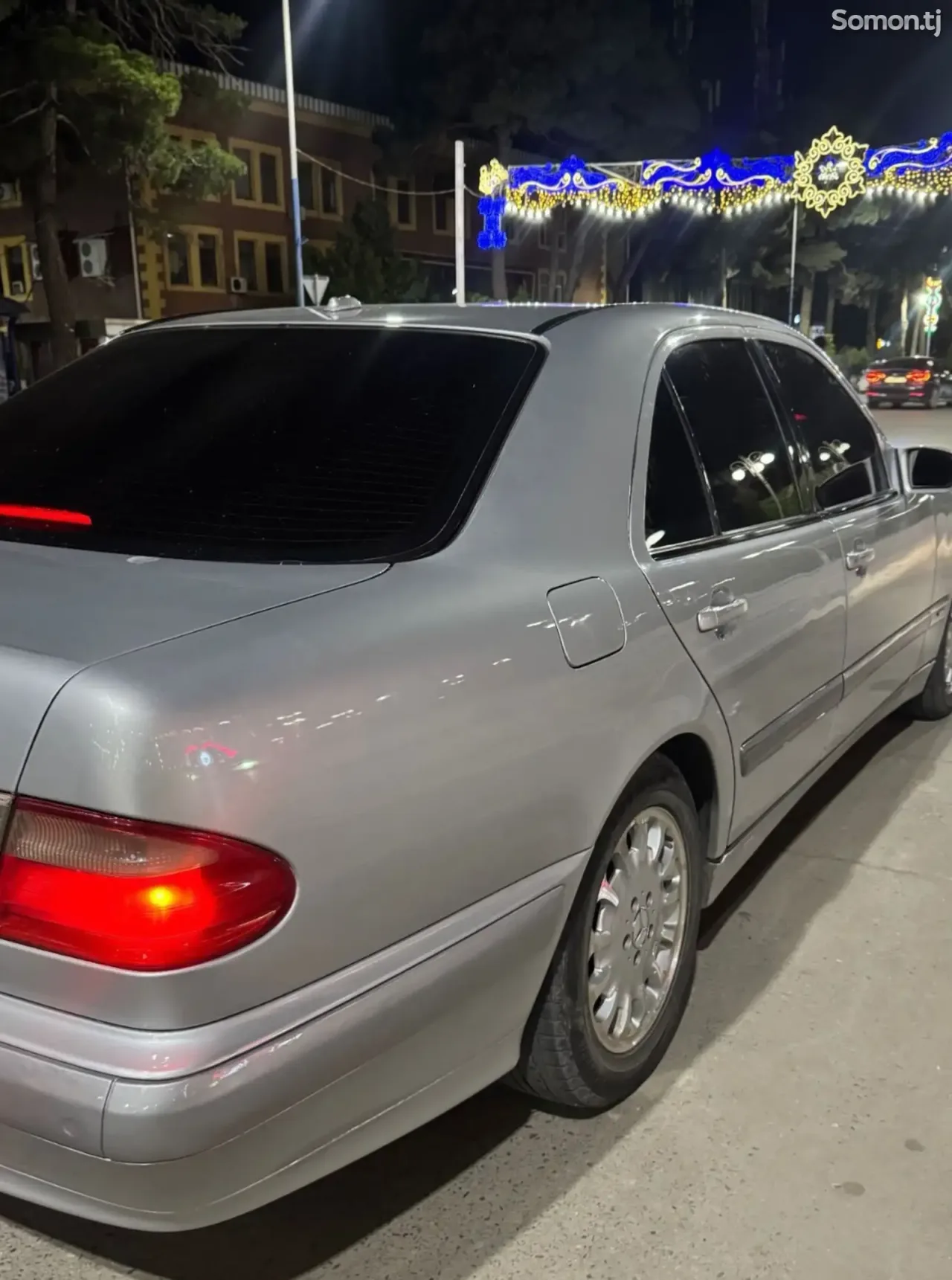 Mercedes-Benz E class 2000 · 2.8 AT