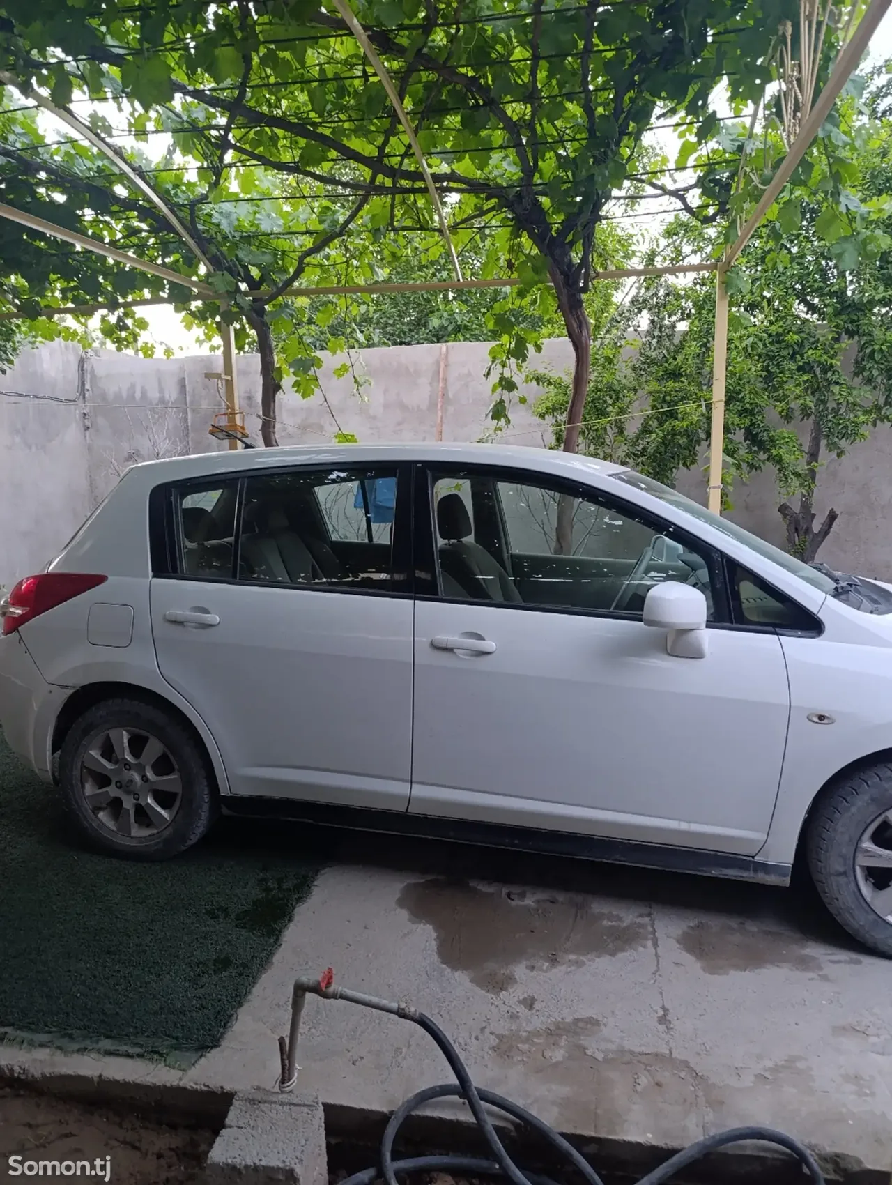 Nissan Tiida 2009 · 1.6 AT