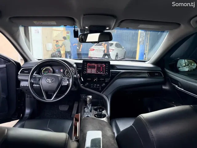 Toyota Camry 2018 · 2.5 AT