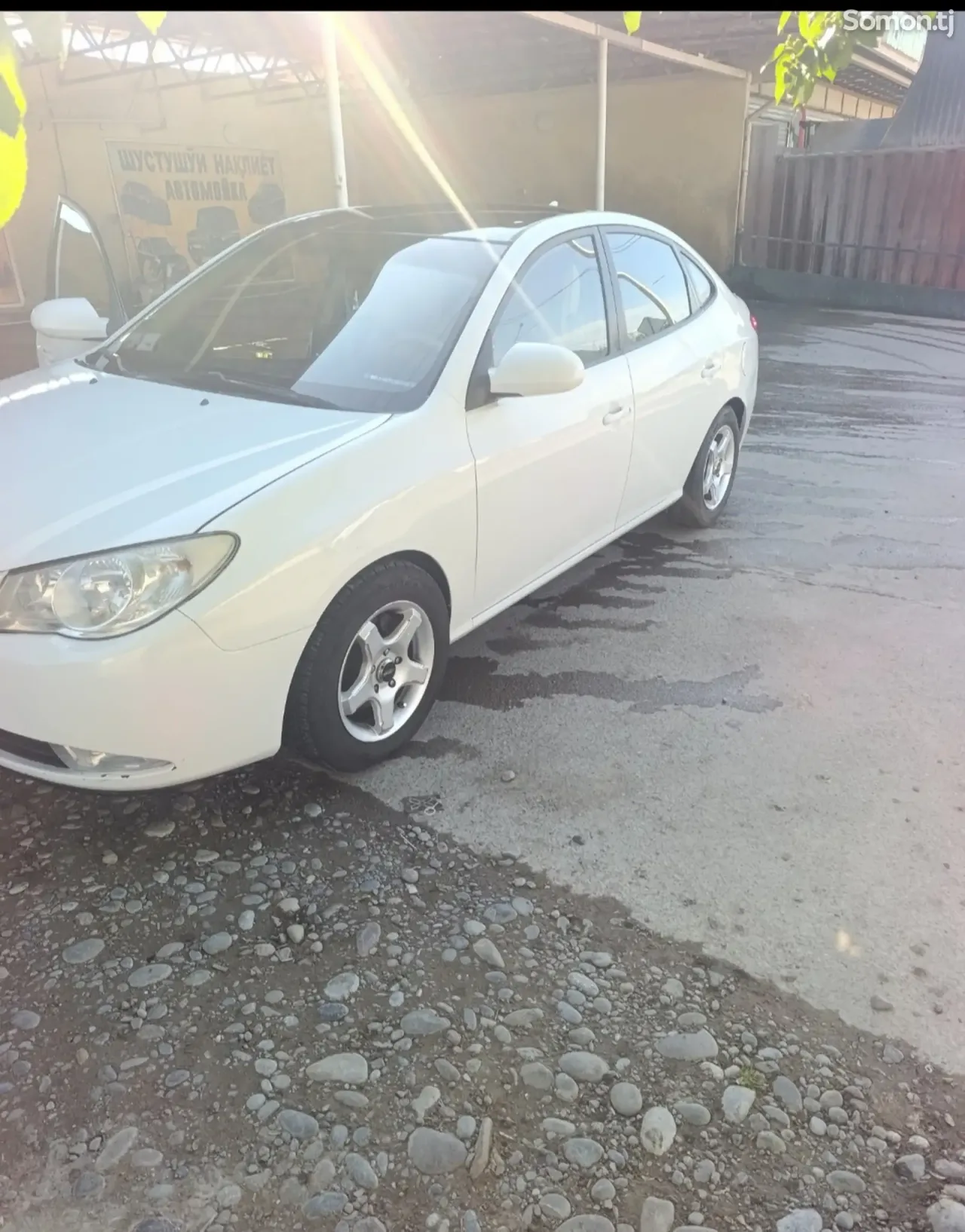 Hyundai Elantra 2010 · 1.8 AT