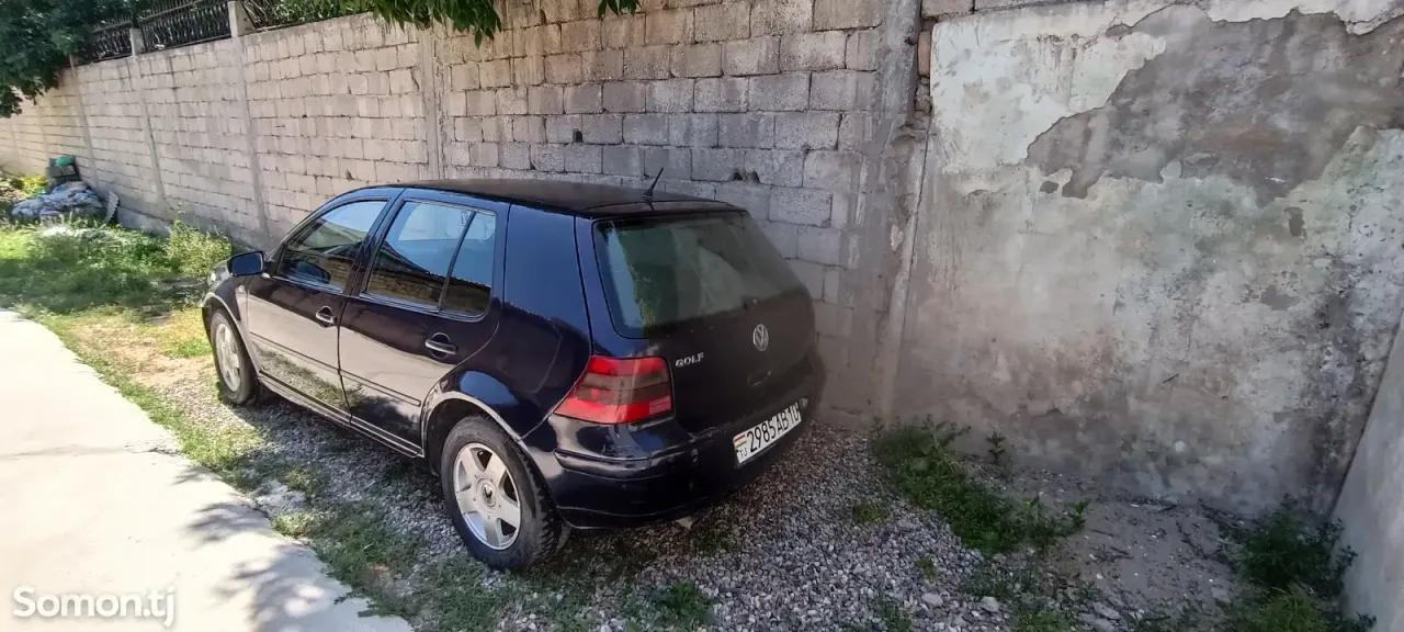 Volkswagen Golf 1998 · 1.4 MT