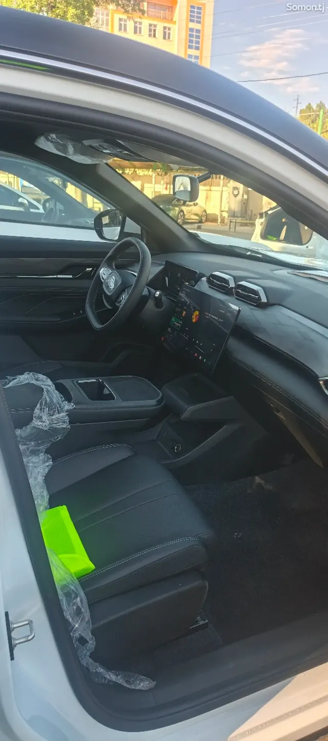 Dongfeng L7 2025 · AT
