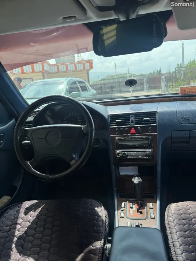 Mercedes-Benz C class 1999 · 2.0 AT