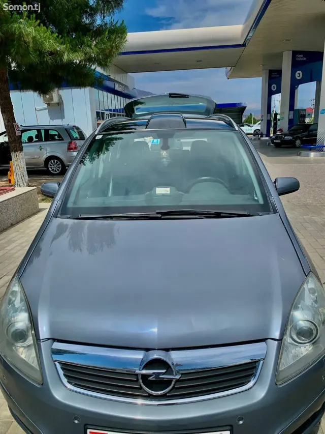 Opel Zafira 2006 · 1.9 AT