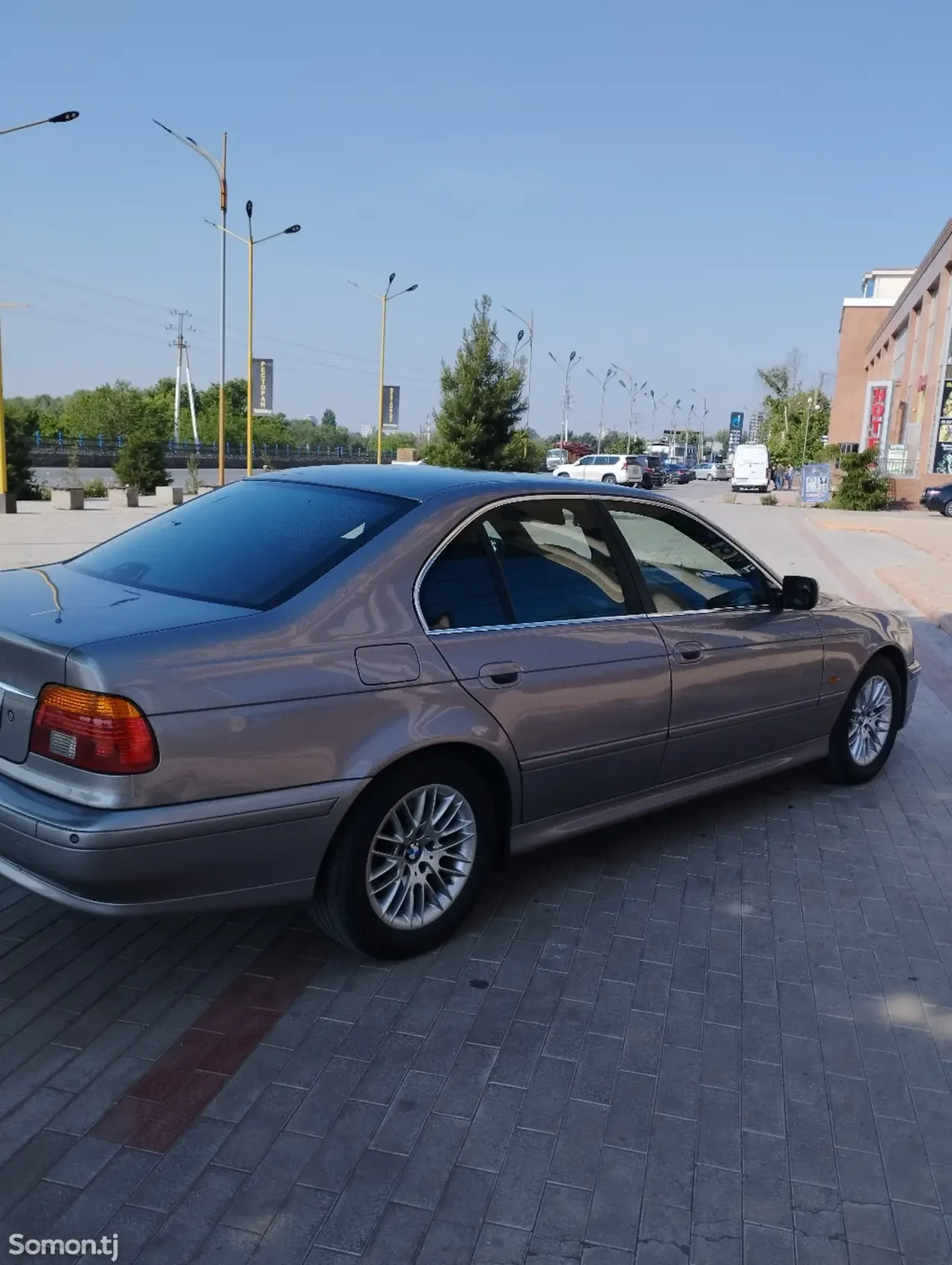 BMW 5 series 1999 · 2.5 MT