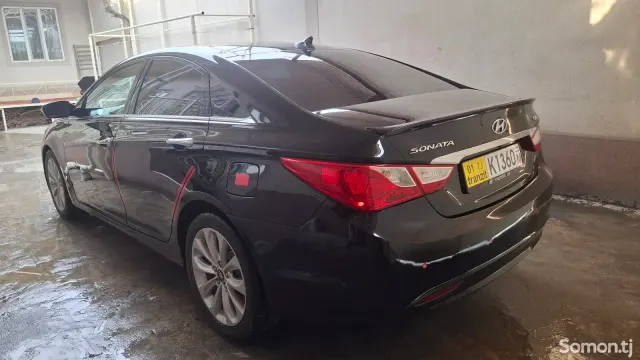 Hyundai Sonata 2011 · 2.0 AT