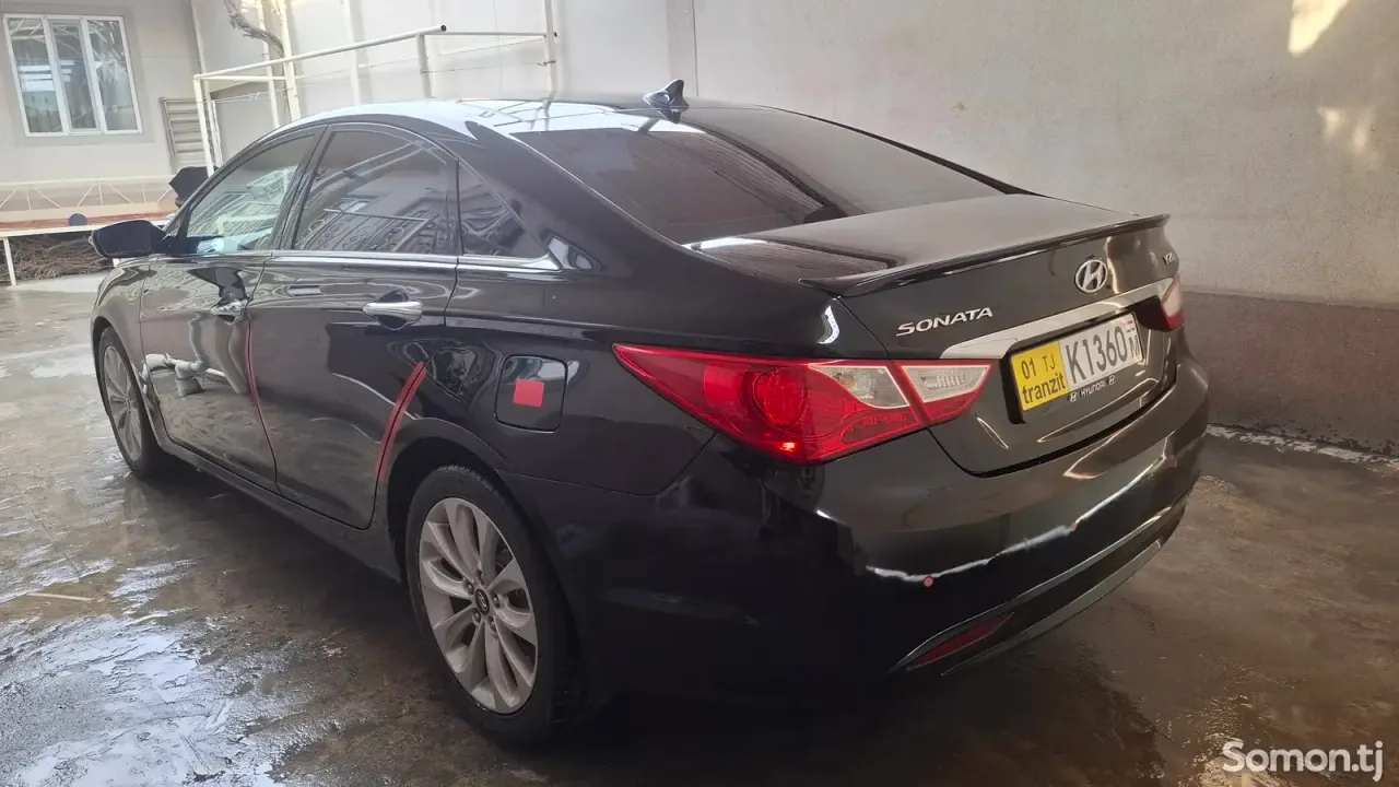 Hyundai Sonata 2011 · 2.0 AT