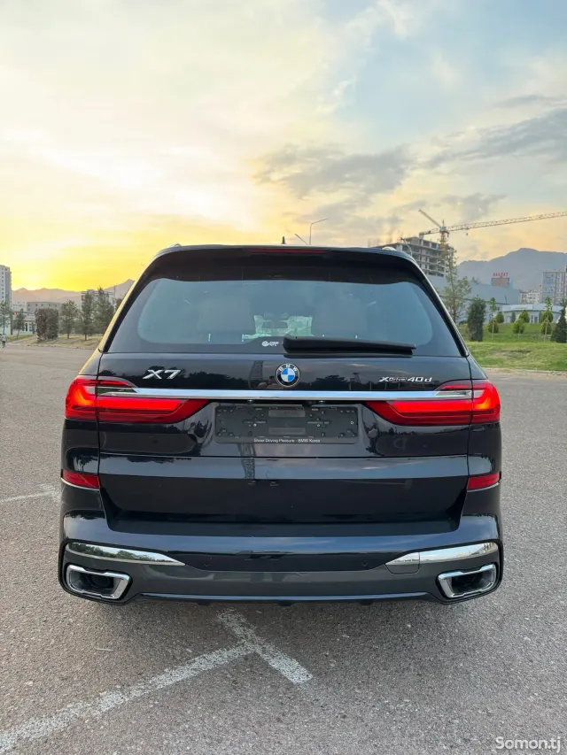 BMW X7 2021 · 4.0 AT