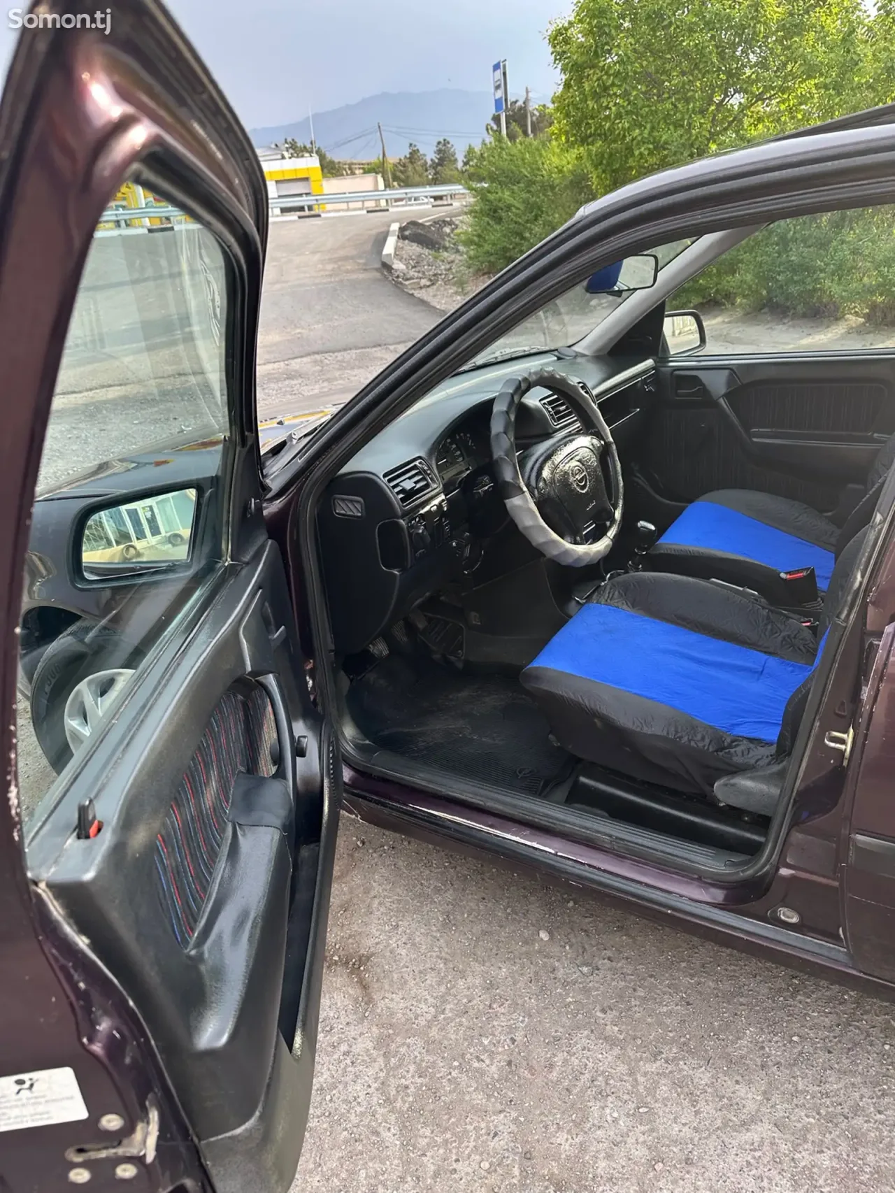 Opel Vectra A 1993 · 1.6 MT