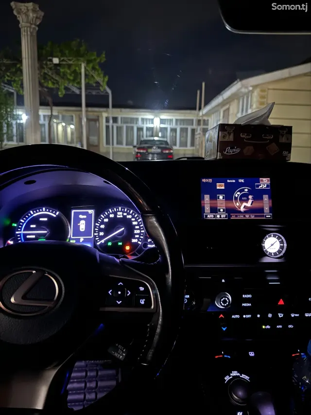 Lexus ES series 2017 · 2.5 AT