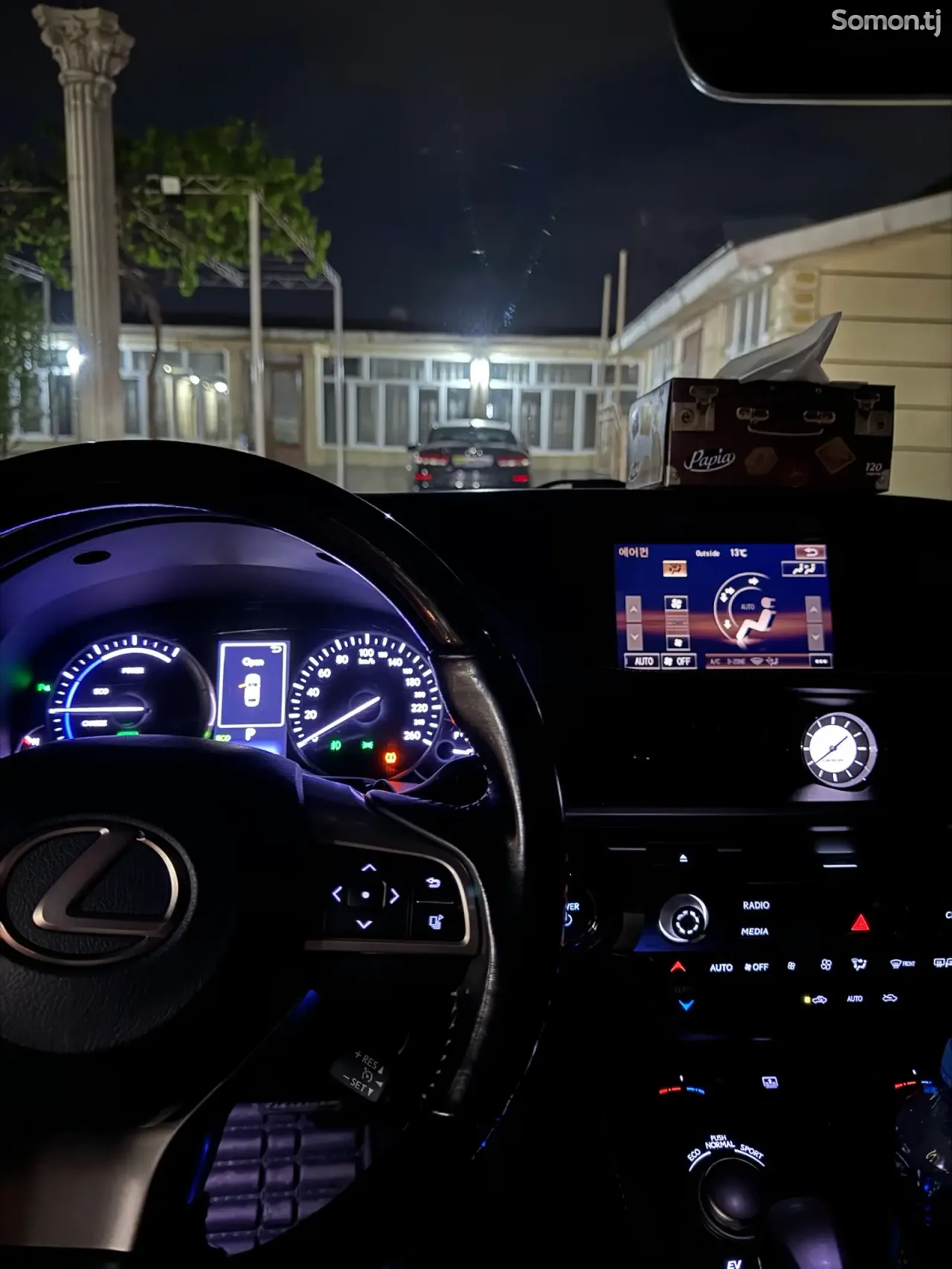 Lexus ES series 2017 · 2.5 AT