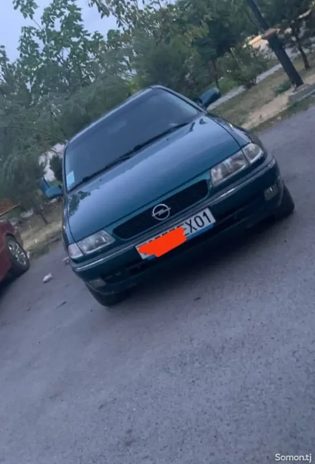 Opel Astra F 1995 · 1.6 MT