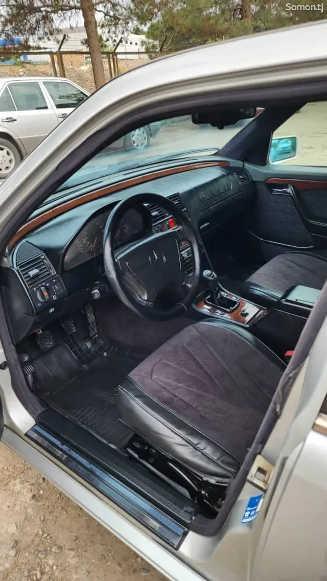 Mercedes-Benz C class 1995 · 1.8 MT