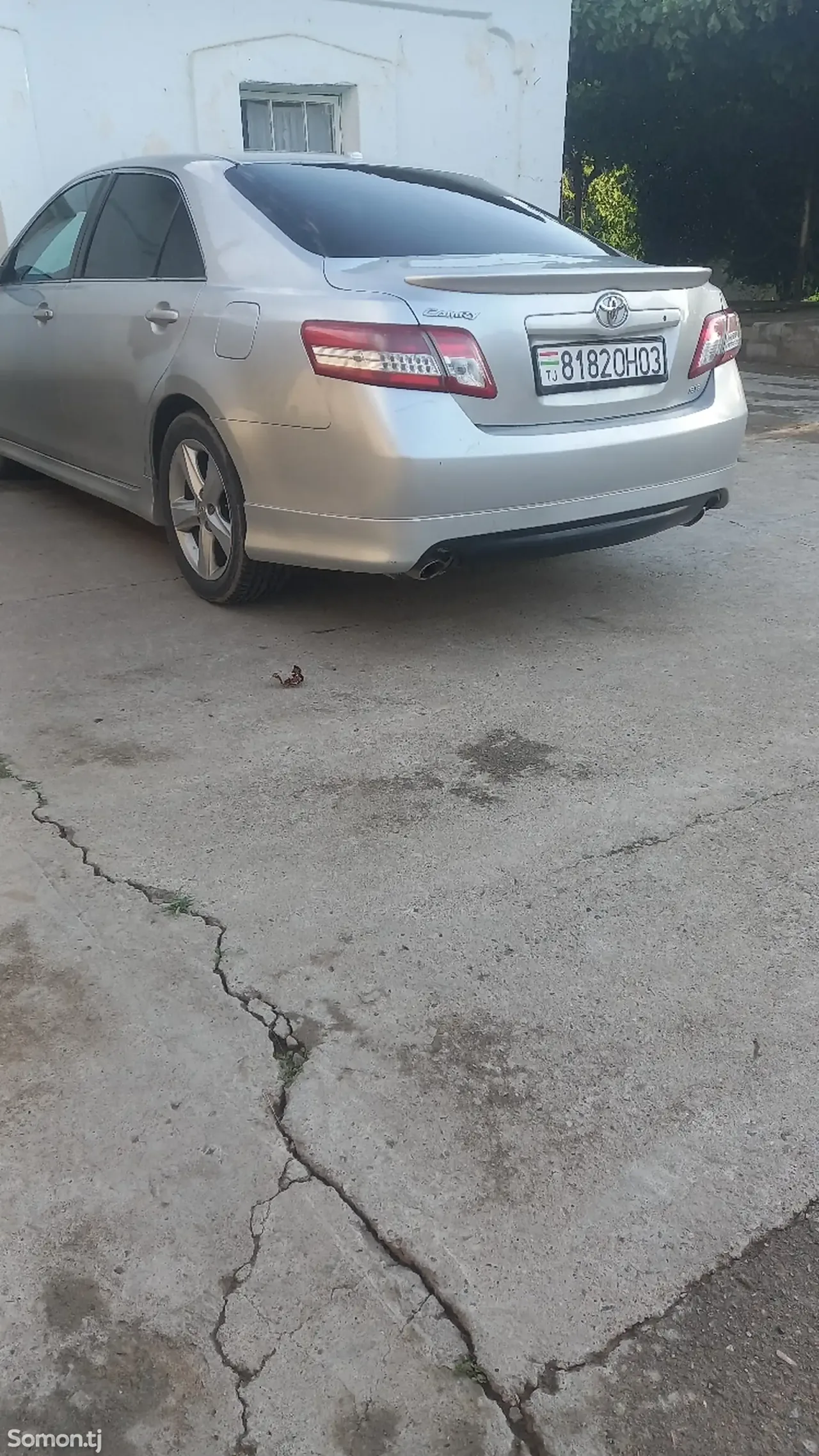 Toyota Camry 2010 · AT