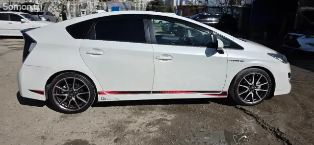 Toyota Prius 2014 · 1.8 CVT
