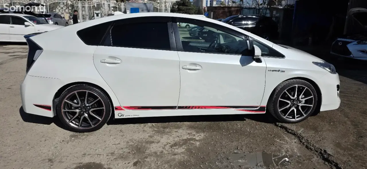 Toyota Prius 2014 · 1.8 CVT