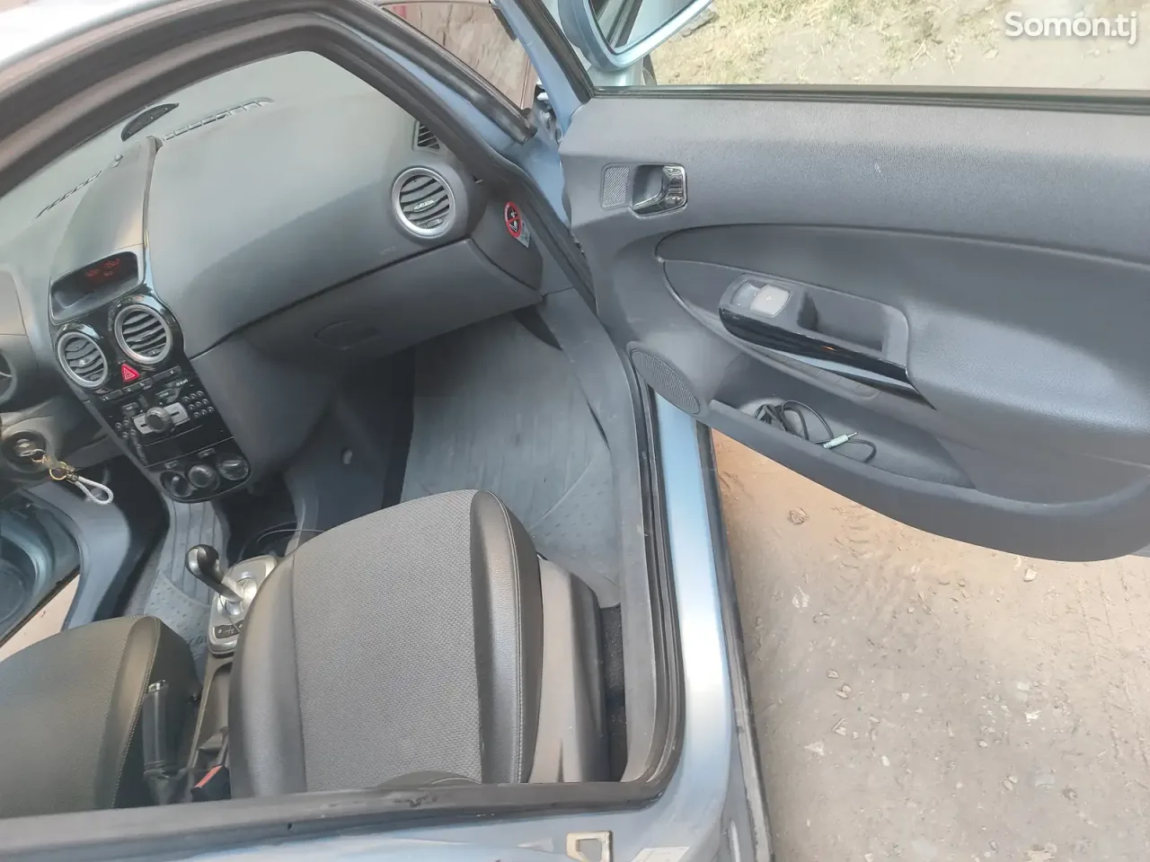 Opel Corsa 2008 · 1.2 AMT