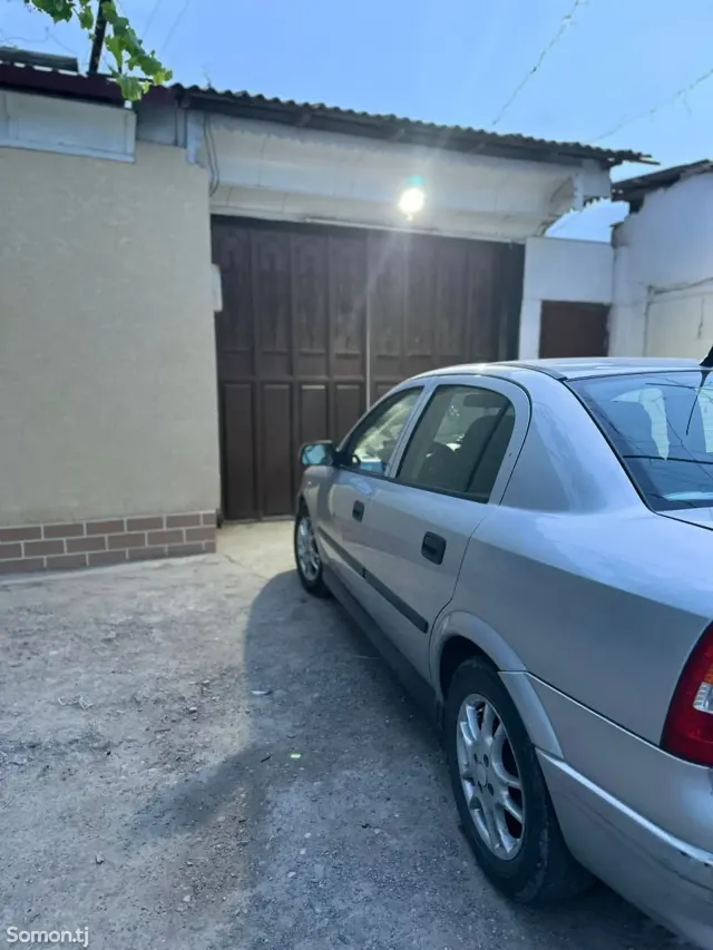 Opel Astra G 1999 · 1.6 MT