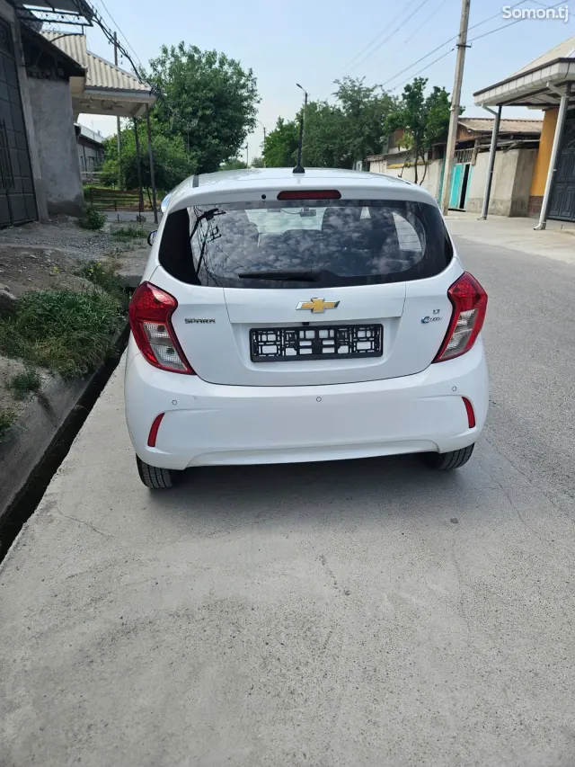 Chevrolet Spark 2018 · 1.1 AT