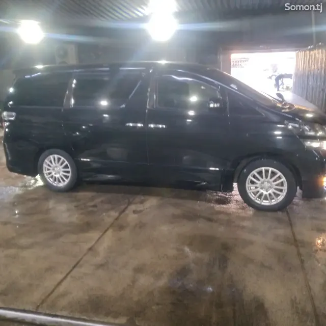 Toyota Vellfire 2010 · 2.4 AT