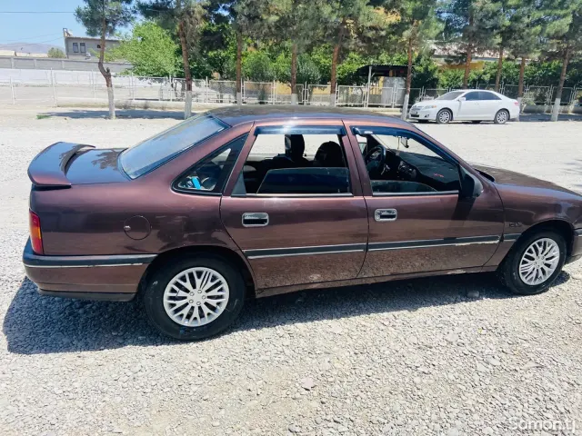 Opel Vectra B 1991 · 1.6 MT