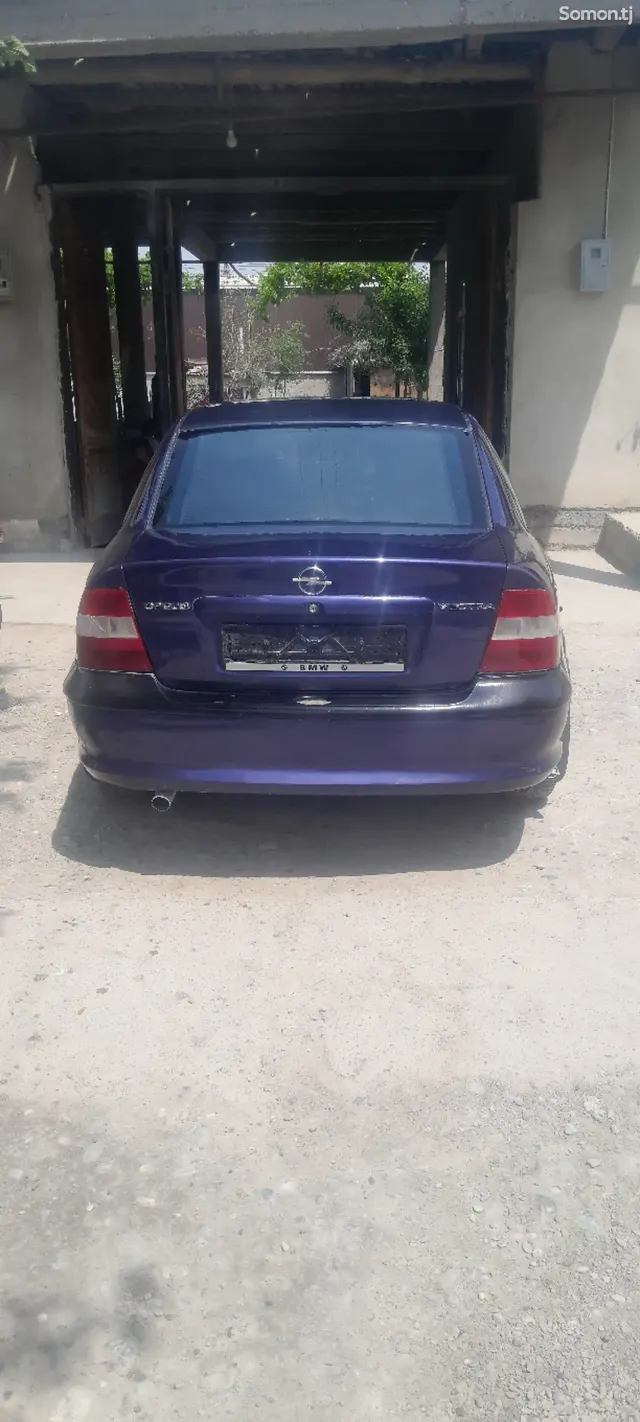 Opel Vectra B 1995 · 1.6 MT