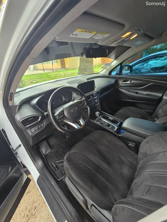 Hyundai Santa Fe 2019 · 2.4 AT