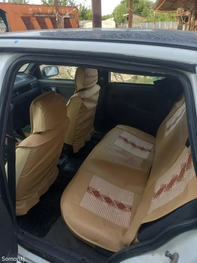 Daewoo Nexia 1996 · MT