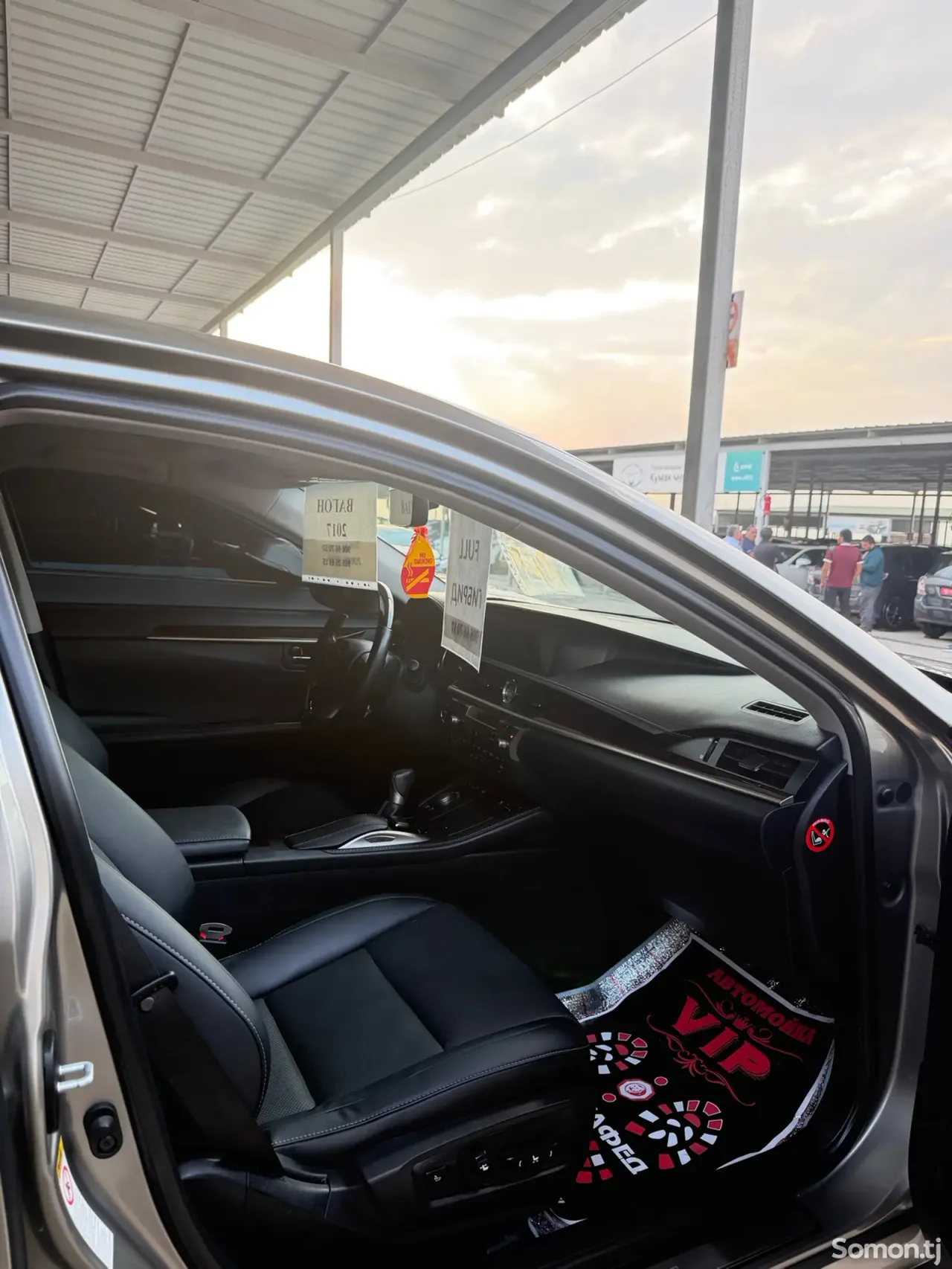Lexus ES series 2017 · 2.5 AT