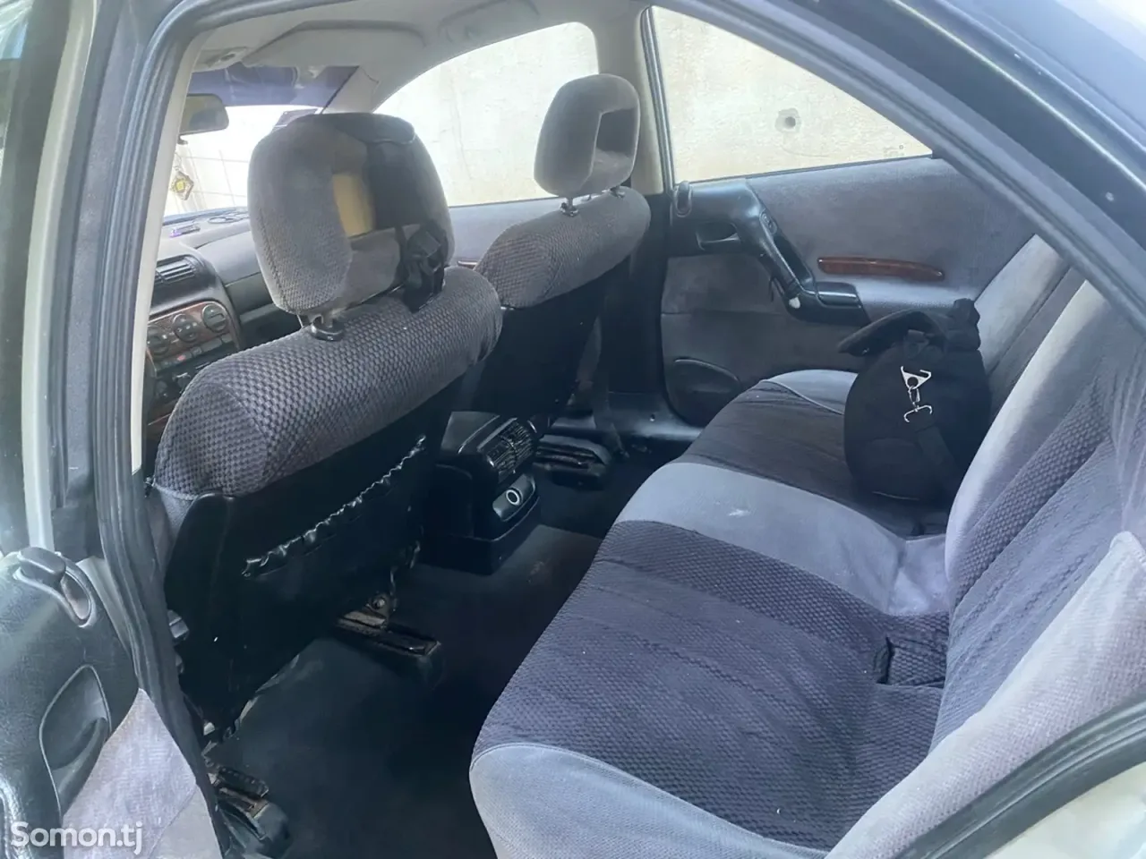 Opel Omega 1996 · 1.8 MT
