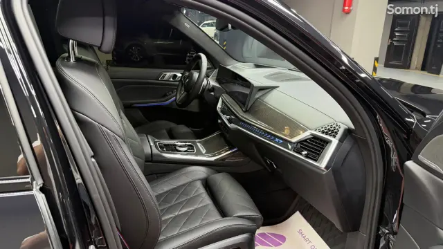 BMW X7 2023 · 4.0 AT