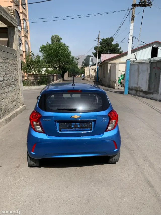 Chevrolet Spark 2016 · 1.0 AT