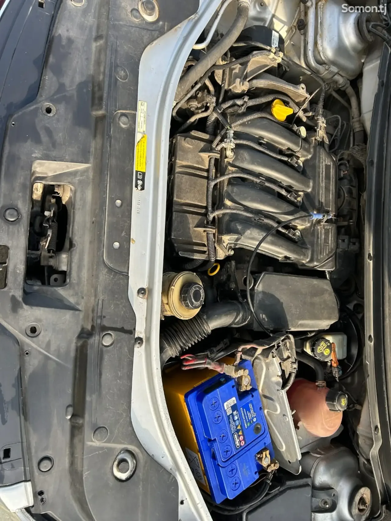 Nissan Almera 2014 · 1.6 MT