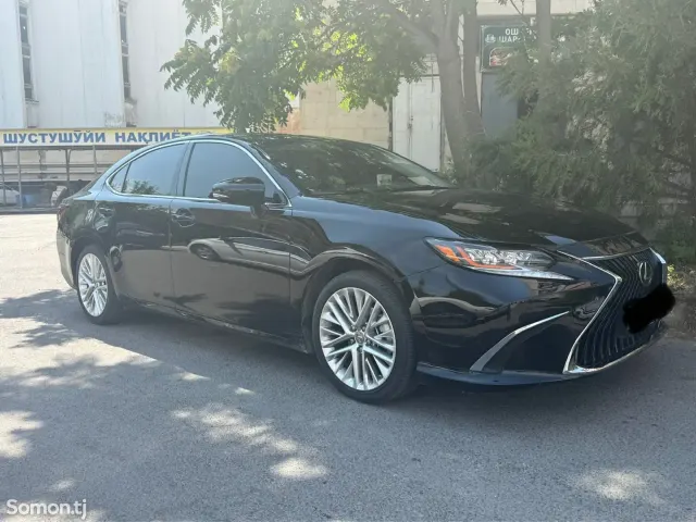 Lexus ES series 2016 · 3.5 AT