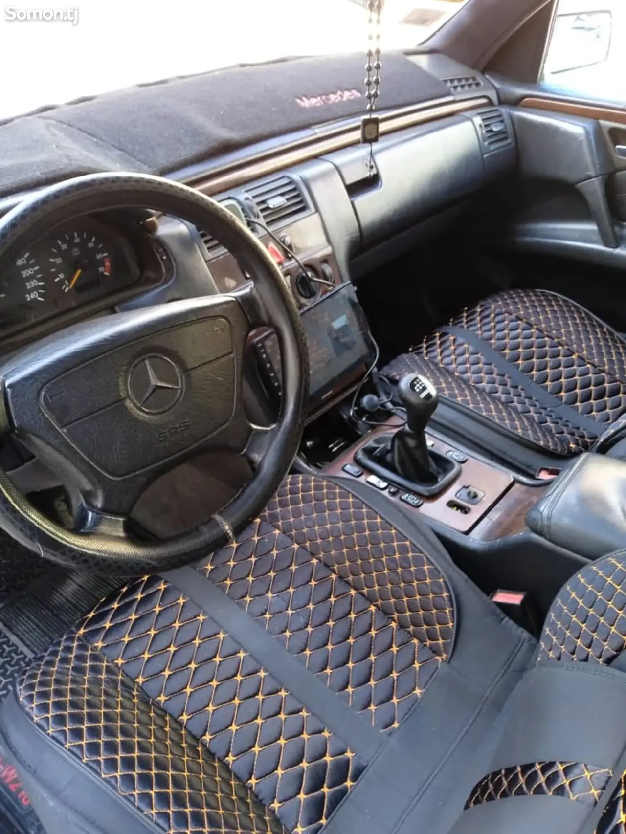 Mercedes-Benz E class 1997 · 2.0 MT