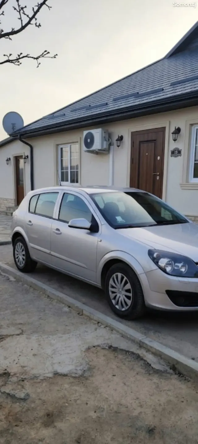 Opel Astra H 2006 · 1.6 MT