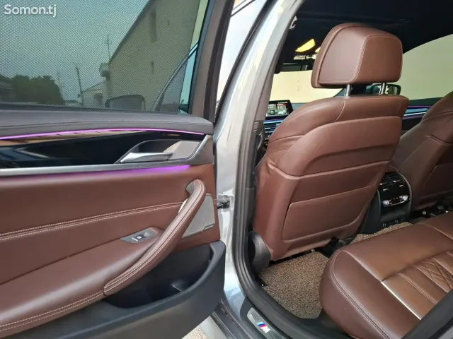BMW 5 series 2018 · 3.0 AT