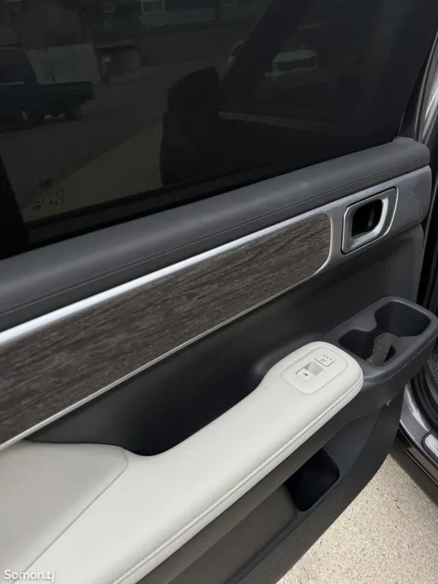 Hyundai Santa Fe 2024 · 1.6 AT