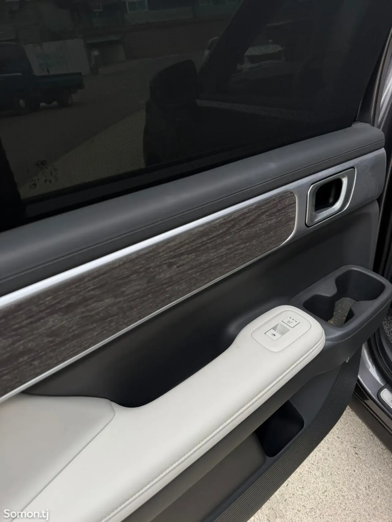 Hyundai Santa Fe 2024 · 1.6 AT