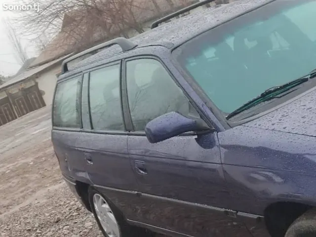 Opel Astra F 1997 · 1.6 MT