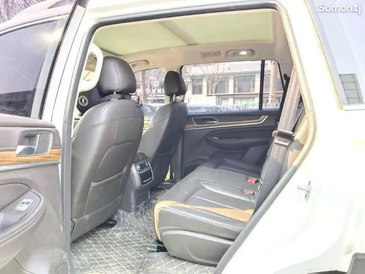 Roewe RX8 2018 · 2.0 AT