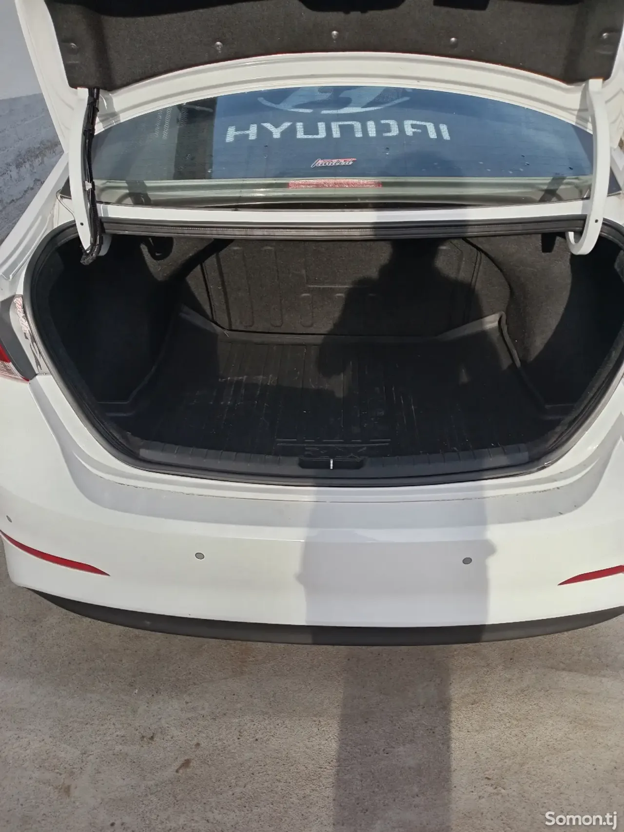 Hyundai Avante 2015 · 1.6 AT