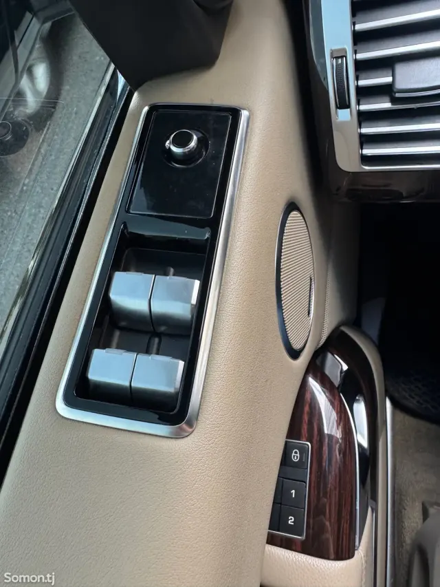 Land Rover Vogue 2015 · 3.0 AT