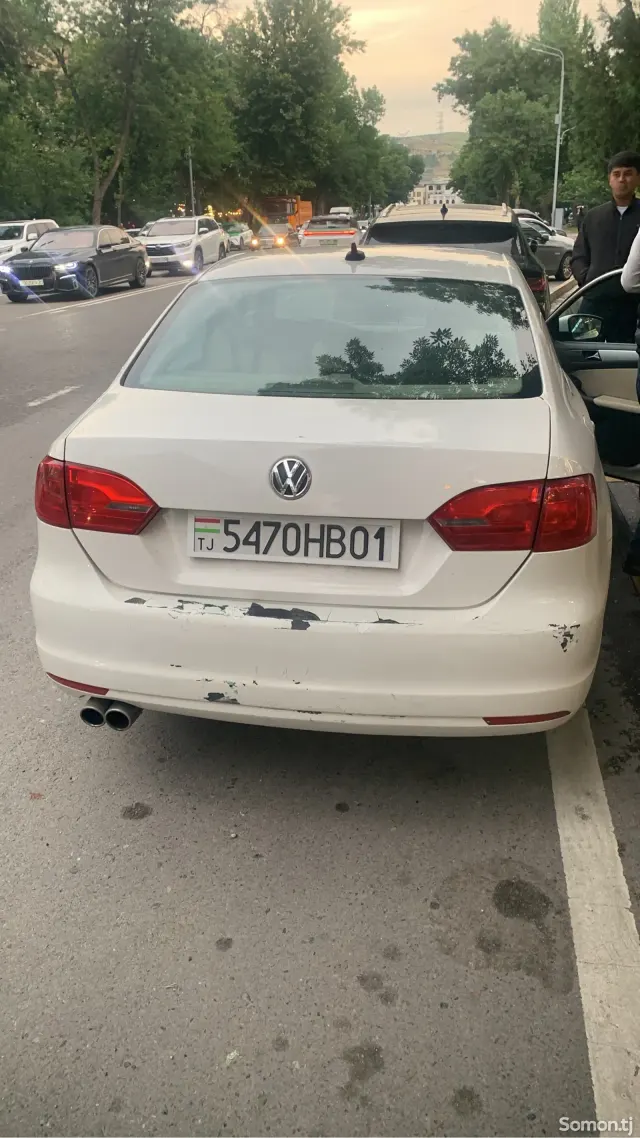 Volkswagen Jetta 2011 · 2.5 AT