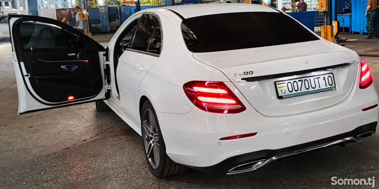 Mercedes-Benz E class 2018 · 2.0 AT